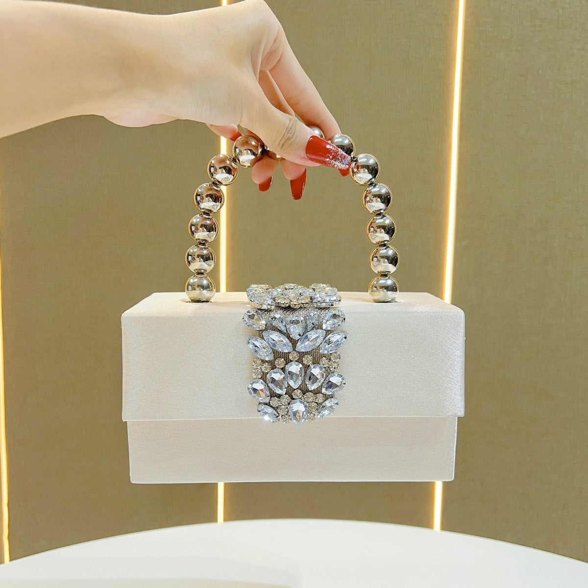 Women's Shiny Rhinestone Banquet Silk Satin Pearl Handbags