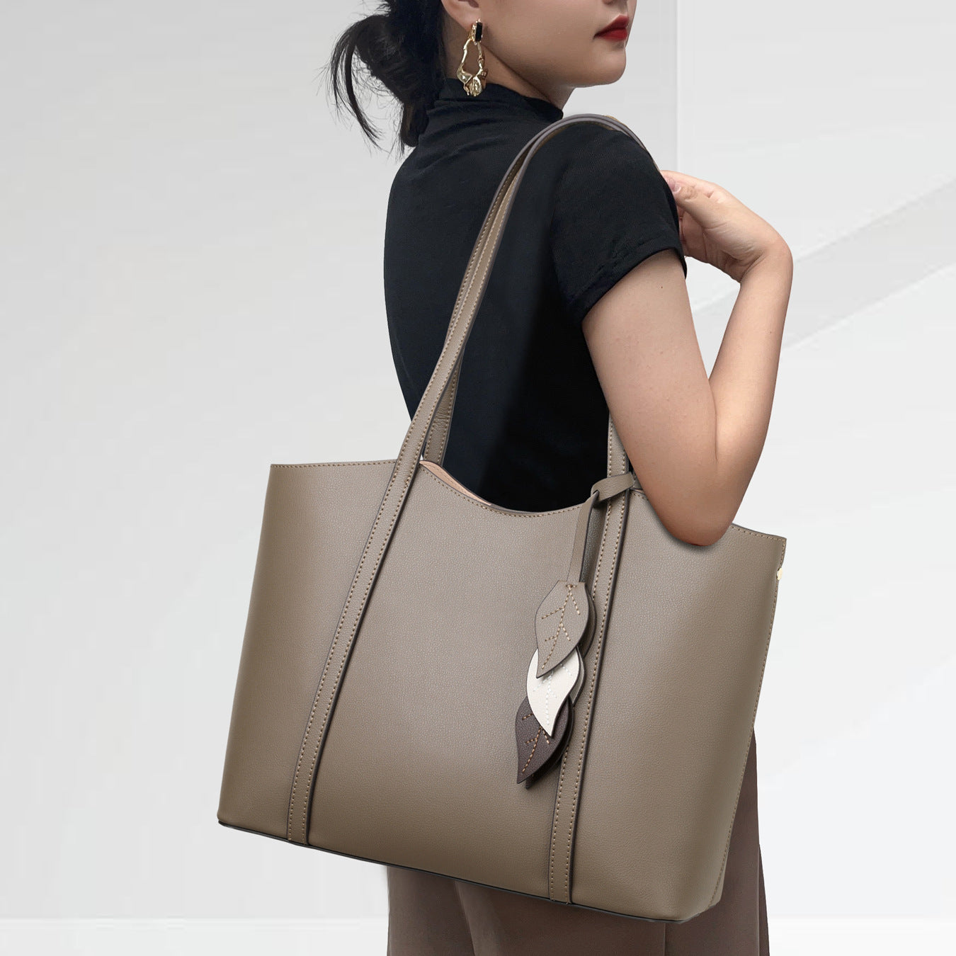 Women's Cowhide Daily Large Capacity Totes Shoulder Bags