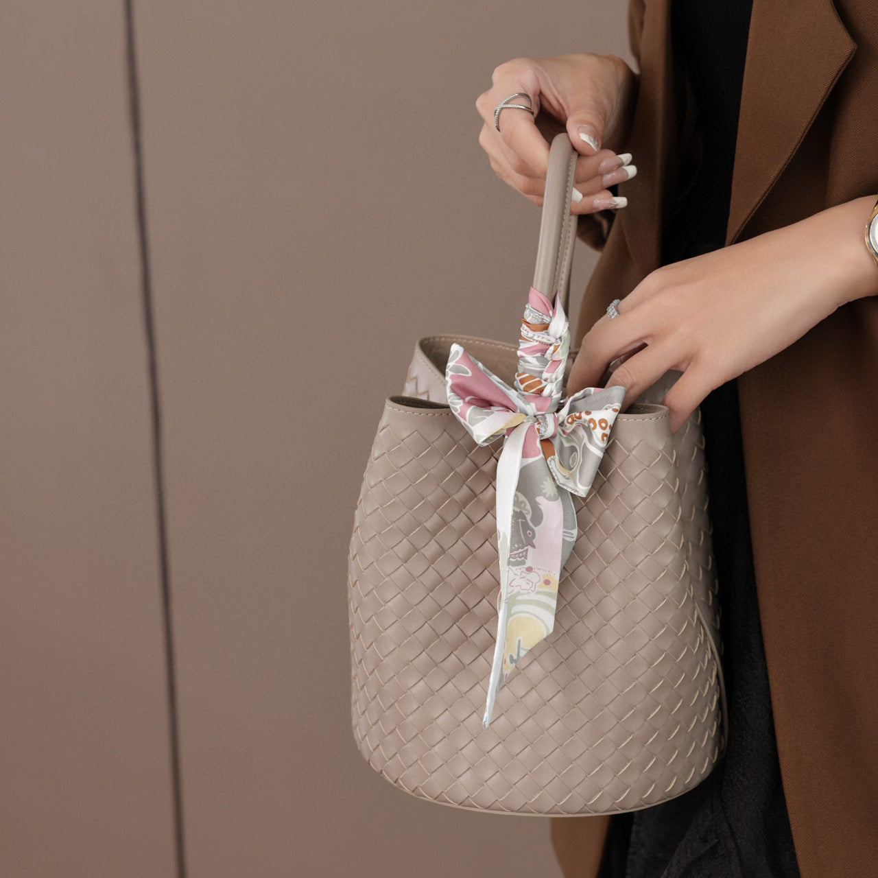 Women's Leather Handmade Woven High-grade Cowhide Simple Crossbody Bags
