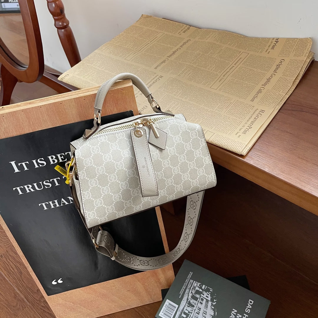 Women's Fashion Series Large Capacity Difference Saddle Shoulder Bags