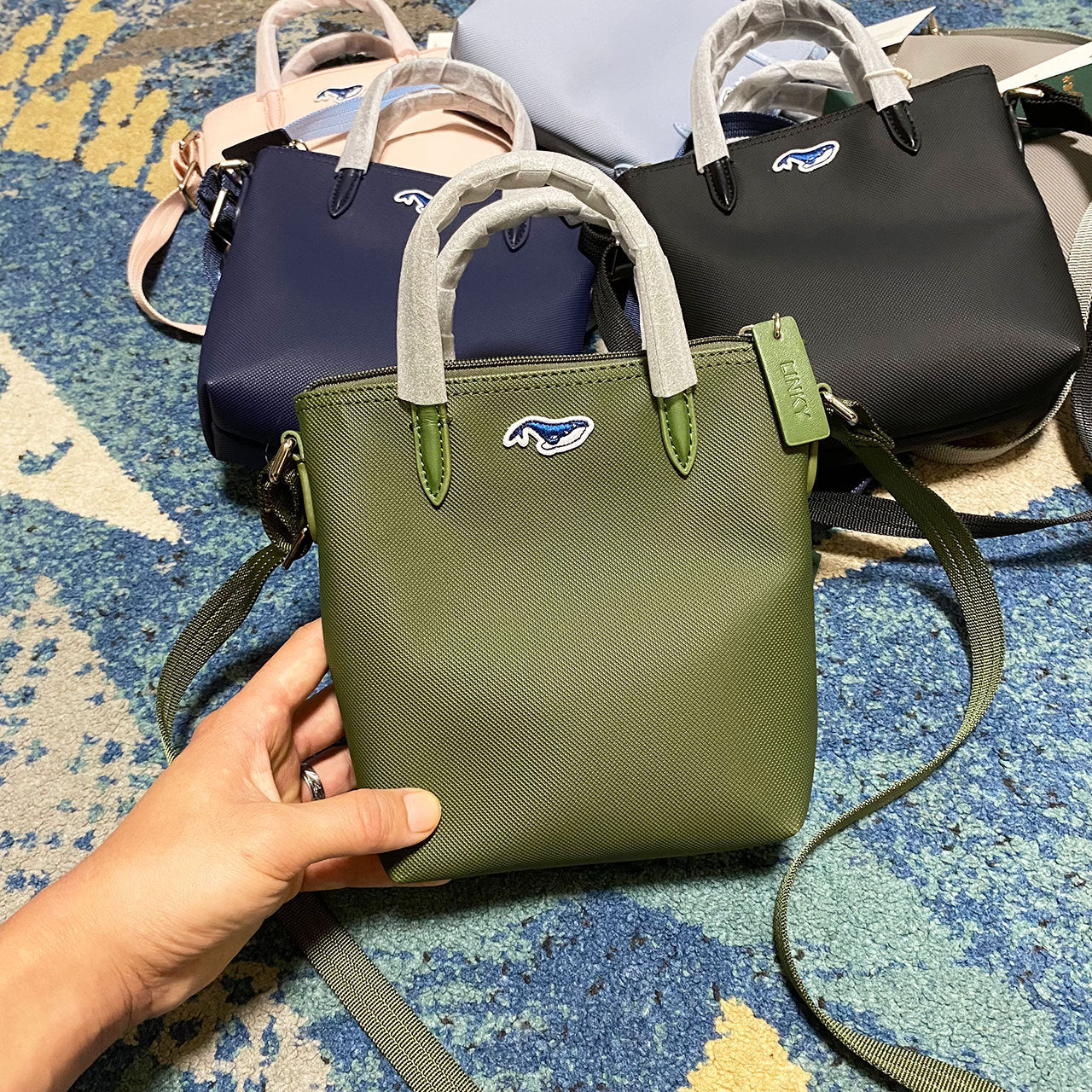 Women's Elegant Crocodile Portable Dumpling Waterproof Handbags