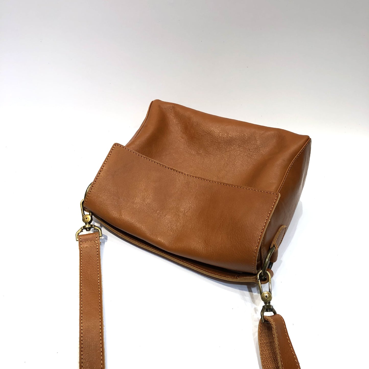 Women's Vintage Handmade First Layer Vegetable Tanning Shoulder Bags