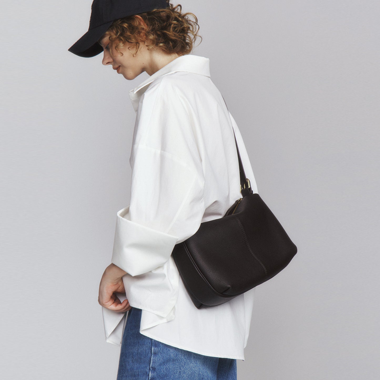 First Layer Cowhide Moon Underarm Minority Simple Shoulder Bags