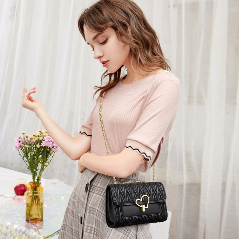 Women's Attractive Fashionable Design Chain Retro Handbags