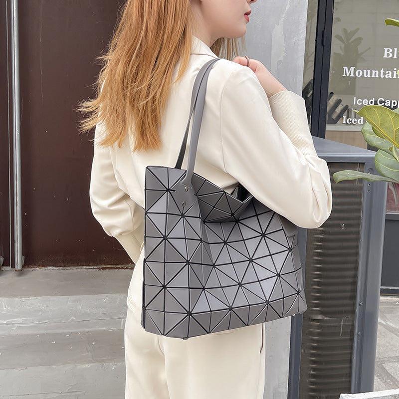 Women's Original Large Capacity Portable Leisure Commute Rocking Handbags