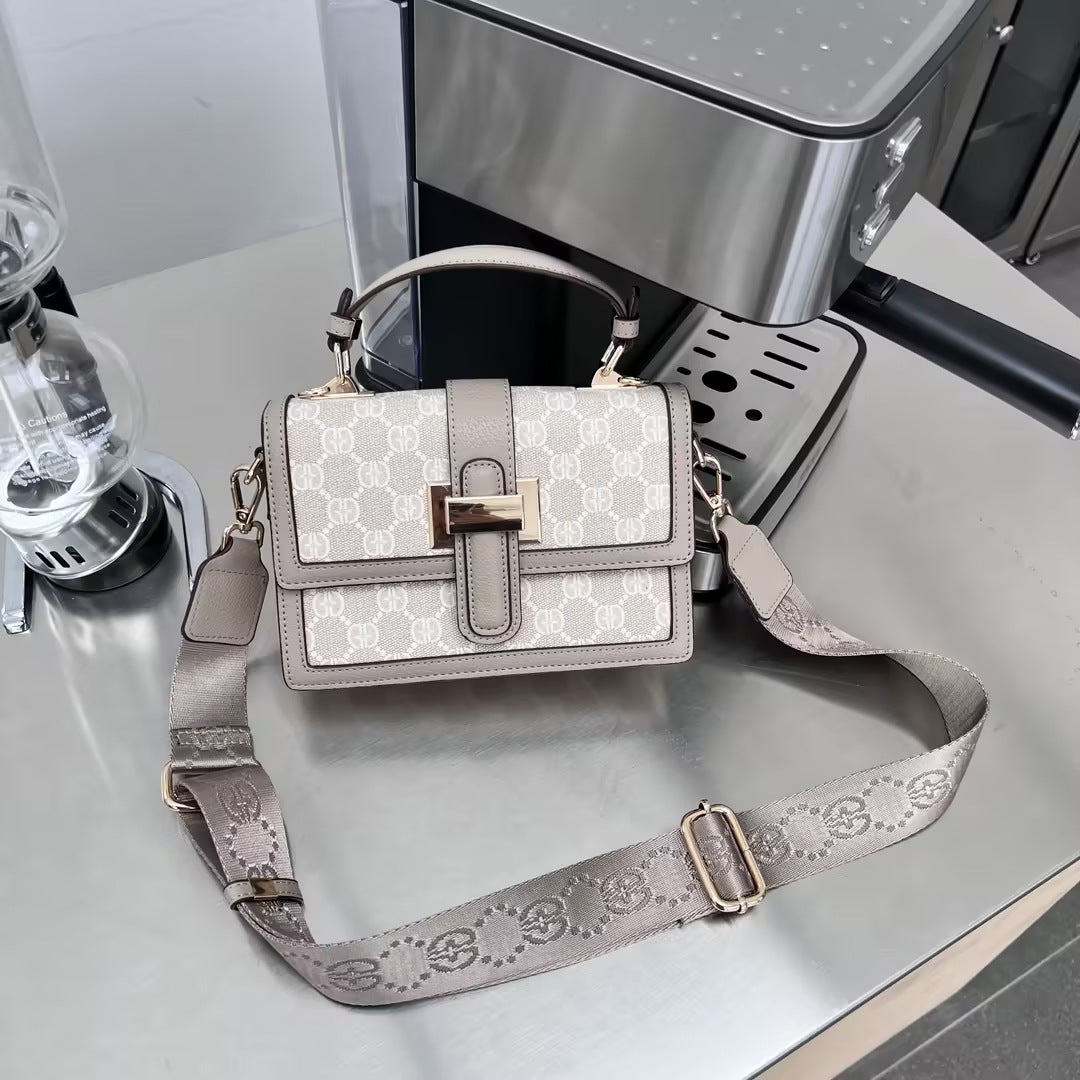 Women's Fashion Series Large Capacity Difference Saddle Shoulder Bags
