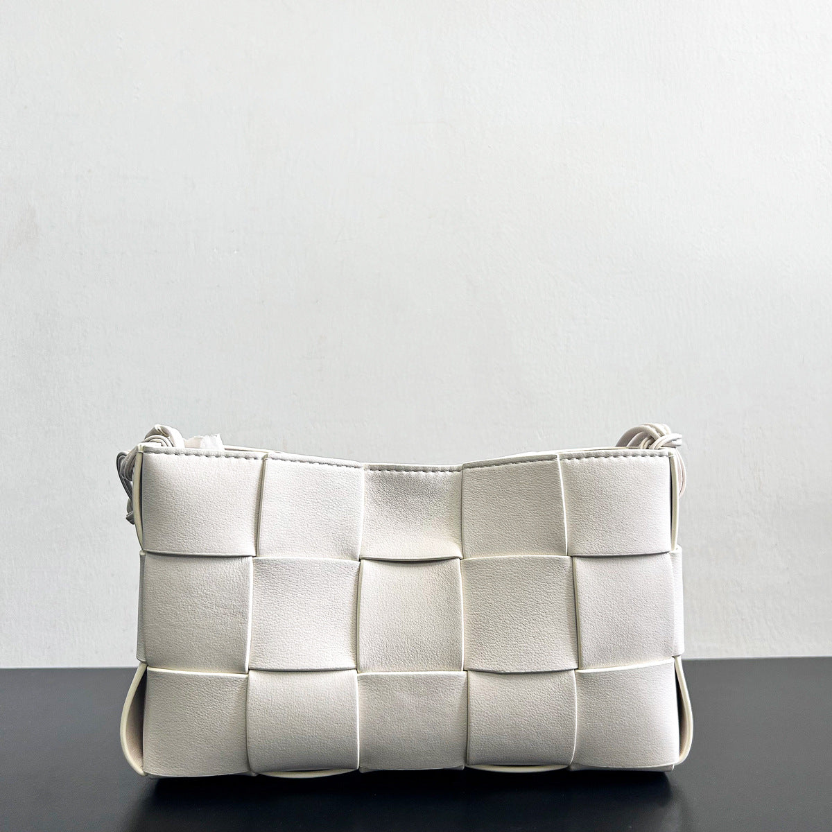 Fashion Soft Plaid Underarm Woven Shape Shoulder Bags