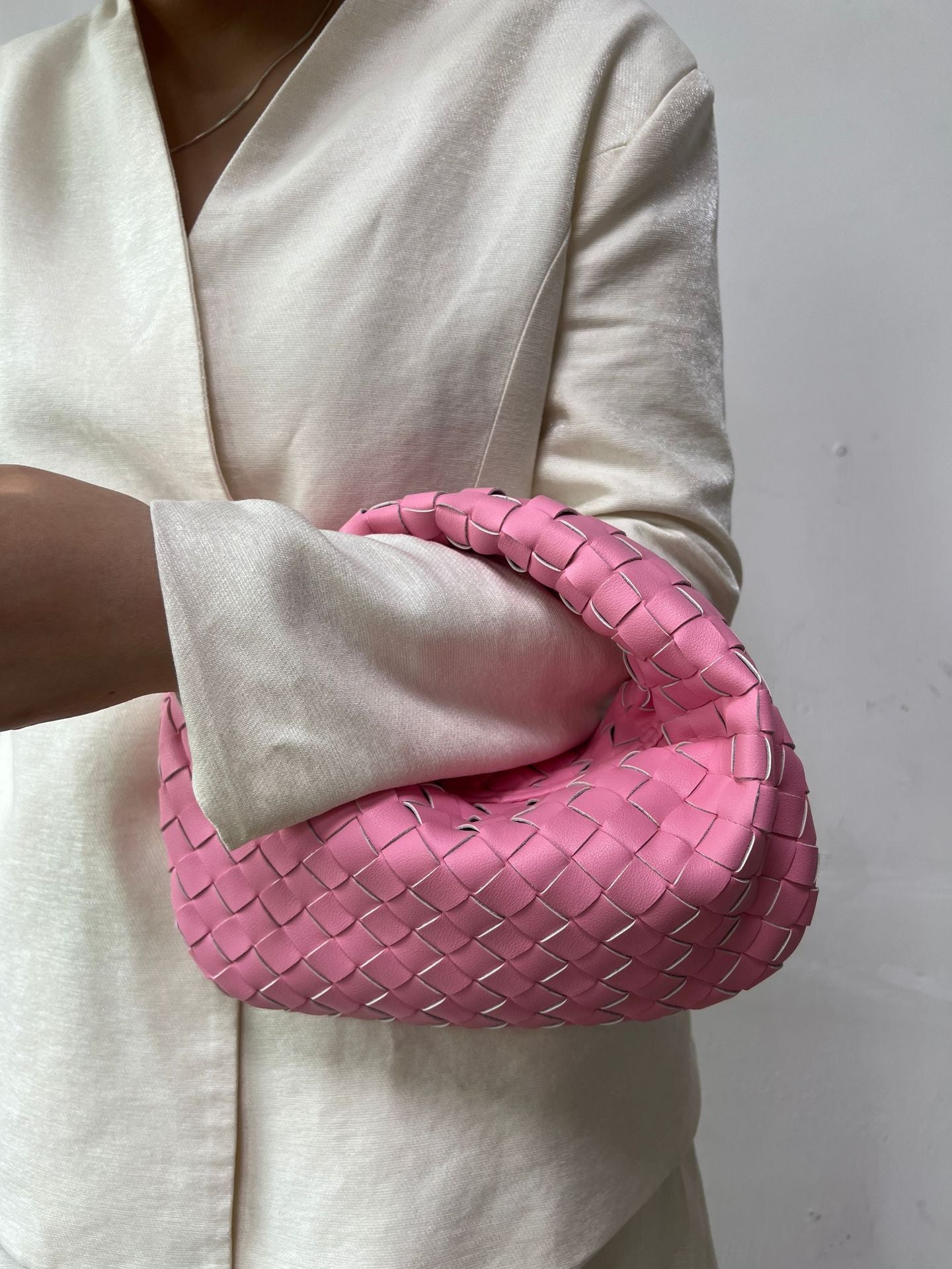 Women's Trendy Dumpling Elegant Personality Croissant Hand-woven Handbags