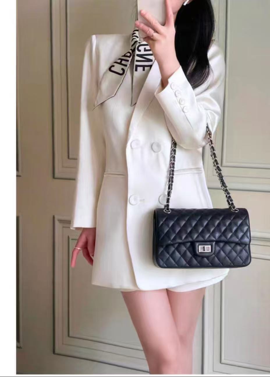 Women's Sheepskin Large Capacity Chain Single Portable Classic Style Bags