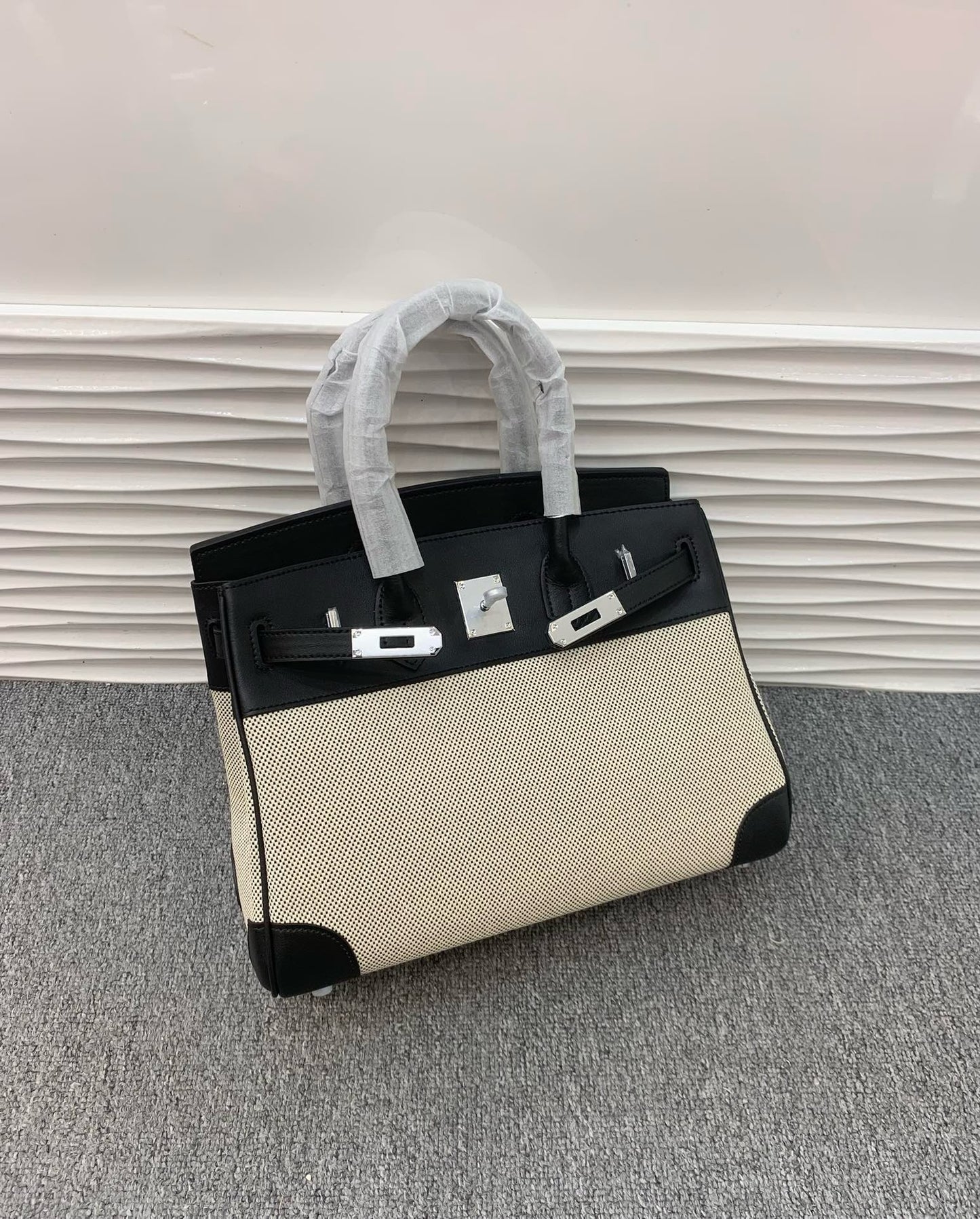 Women's Versatile Contrast Color Canvas With First Handbags