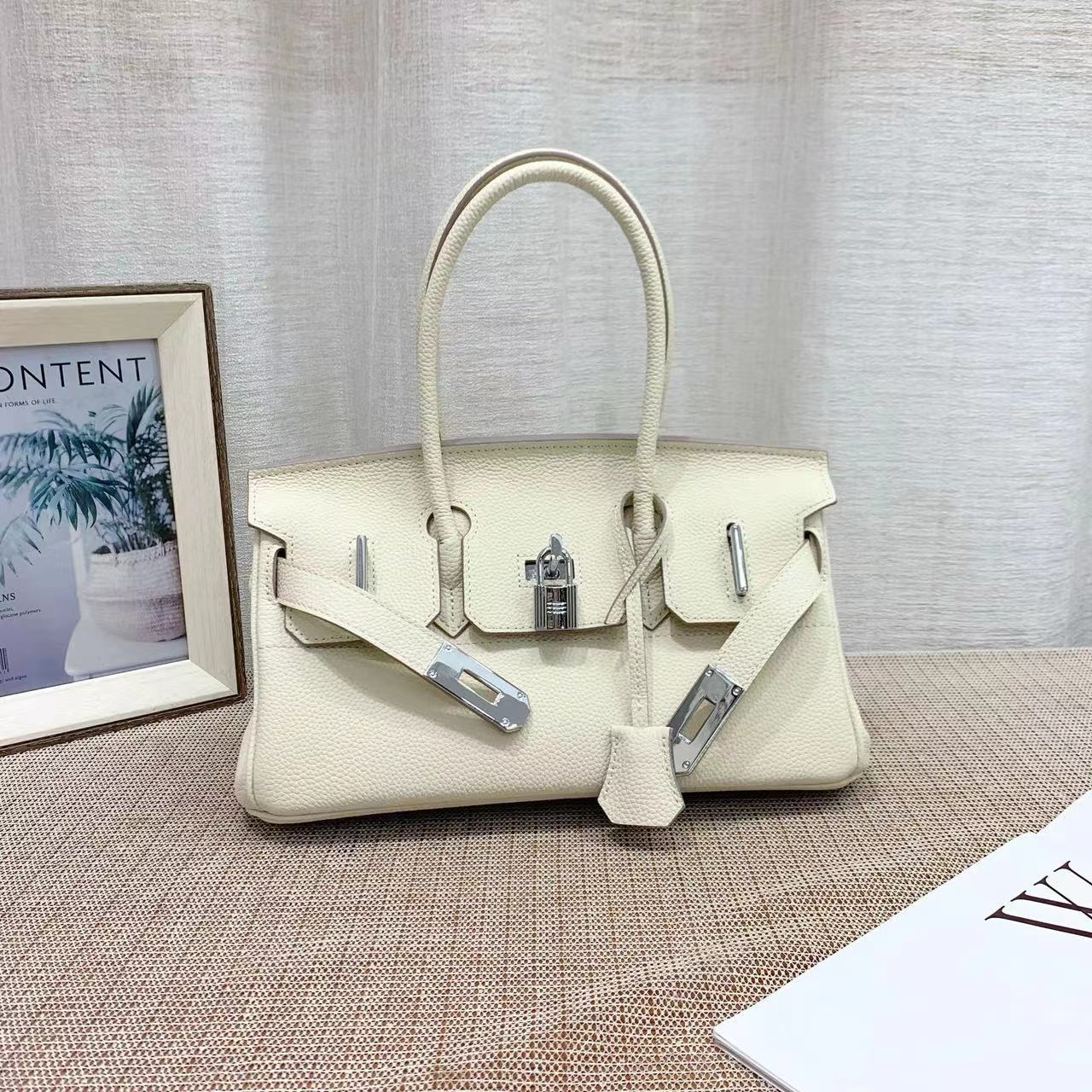 Genuine Leather Underarm Retro Style Horizontal Bags