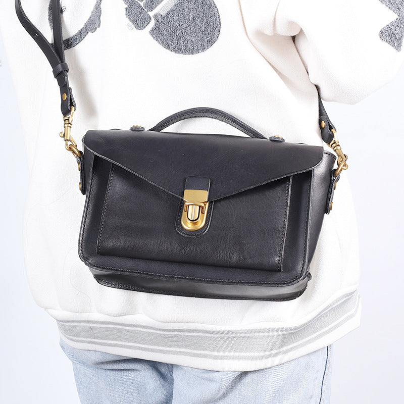 Women's Fashion Simple First Layer Twist Crossbody Bags