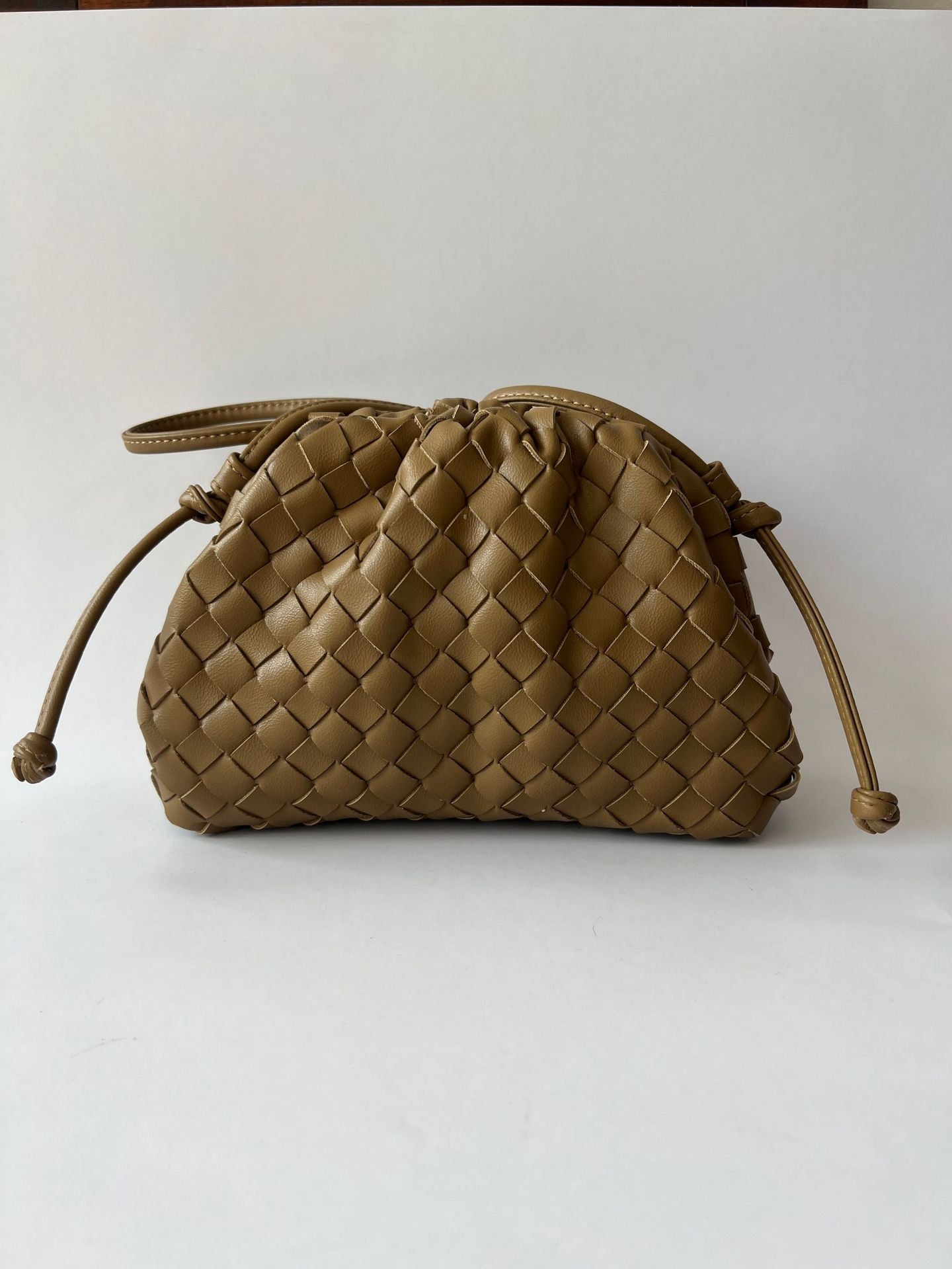 Women's Niche Woven Cloud Hand-held Soft Leather Dumpling Handbags