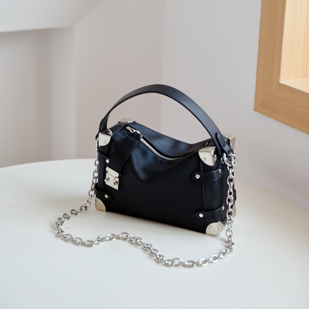 Women's Simple Chain Fashionable Elegant High-grade Punk Bags