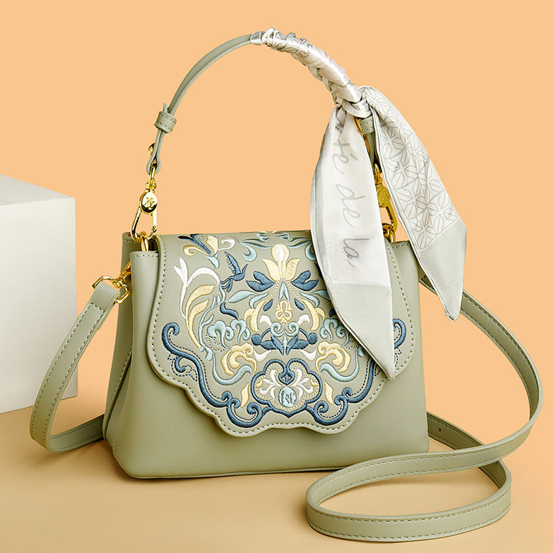Women's Female Niche High Sense Fashion Retro Handbags