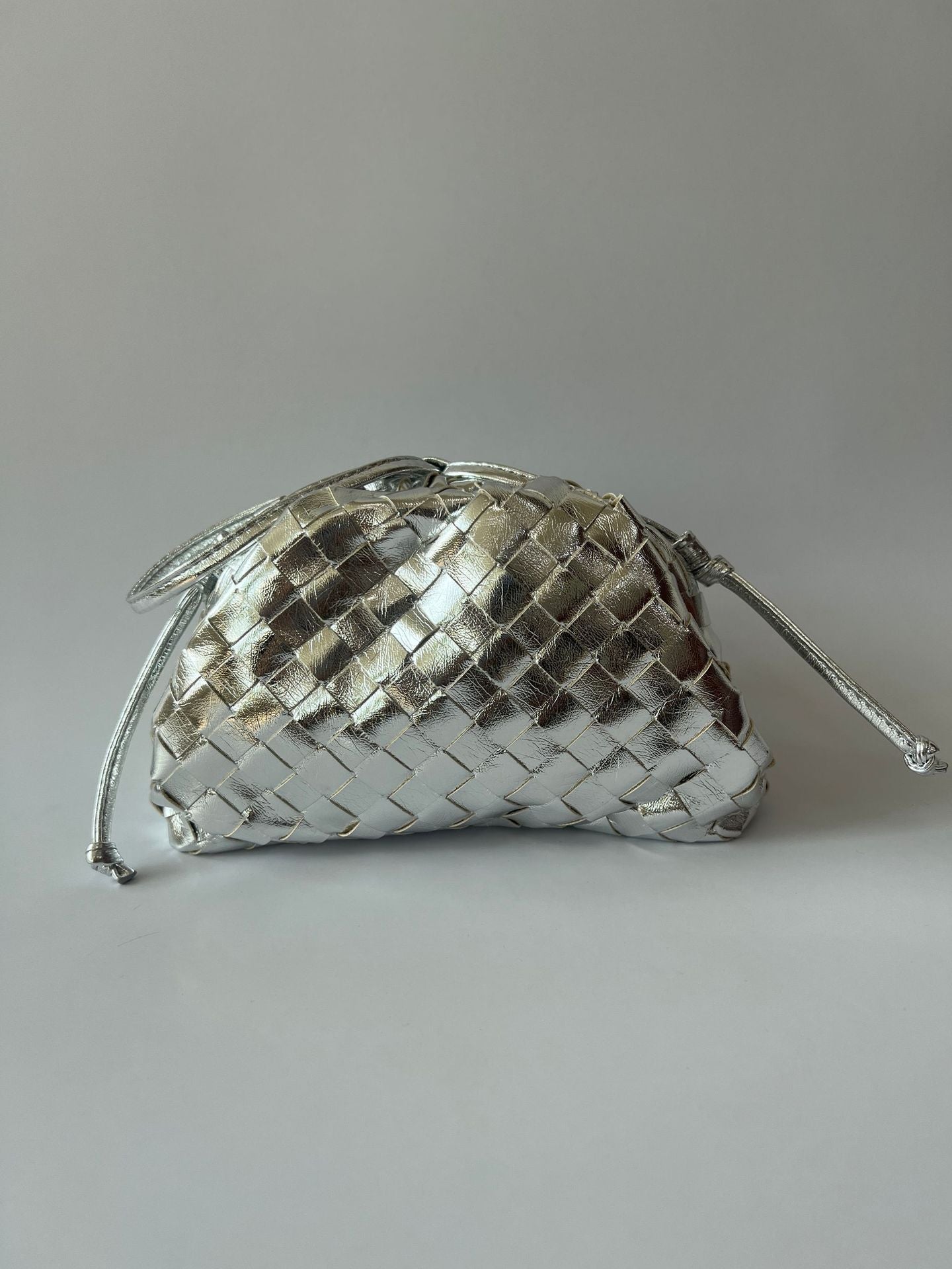 Women's Niche Woven Cloud Hand-held Soft Leather Dumpling Handbags