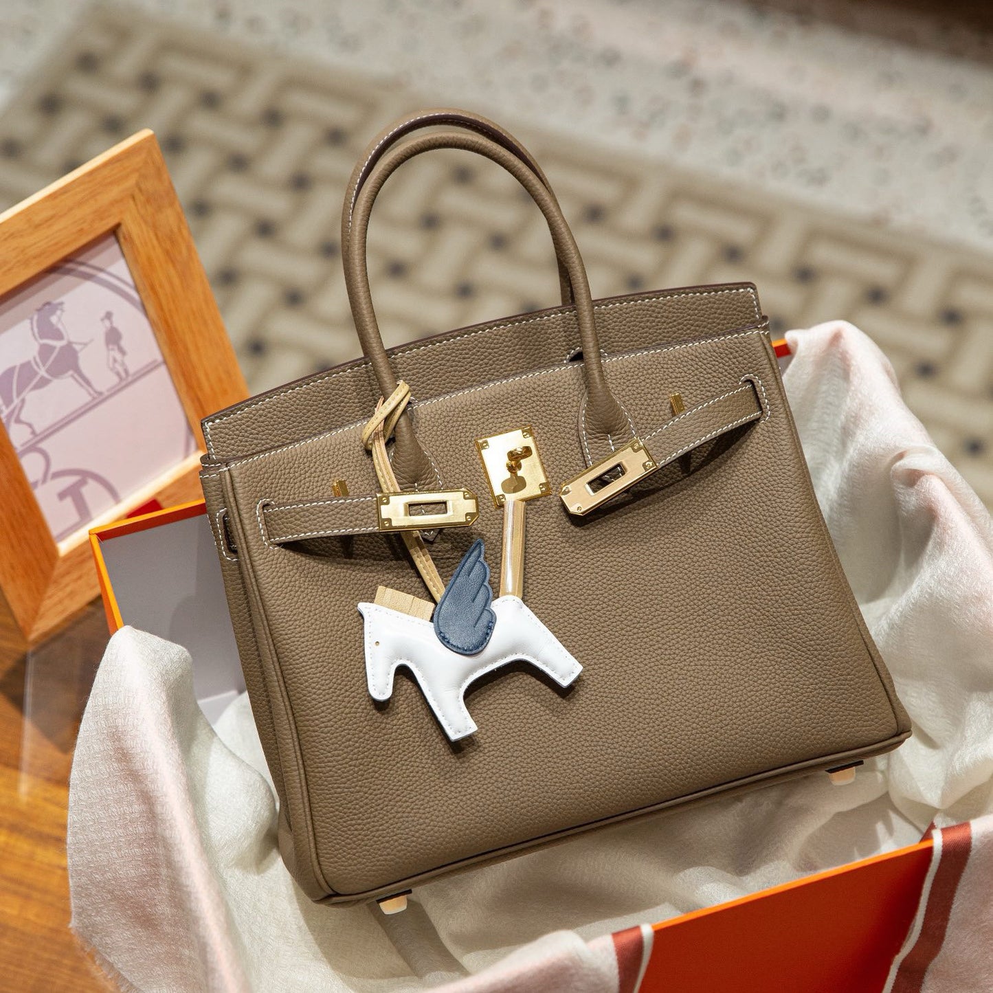 Gao Ding Litchi Pattern First Layer Handbags