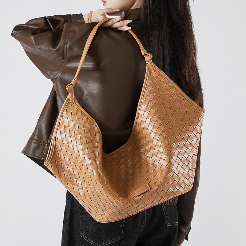 Large Capacity Female Fashionable Stylish Cowhide Woven Shoulder Bags