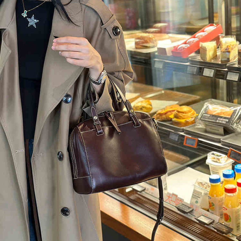 Women's Oil Wax Leather Large Capacity Commuter Handbags