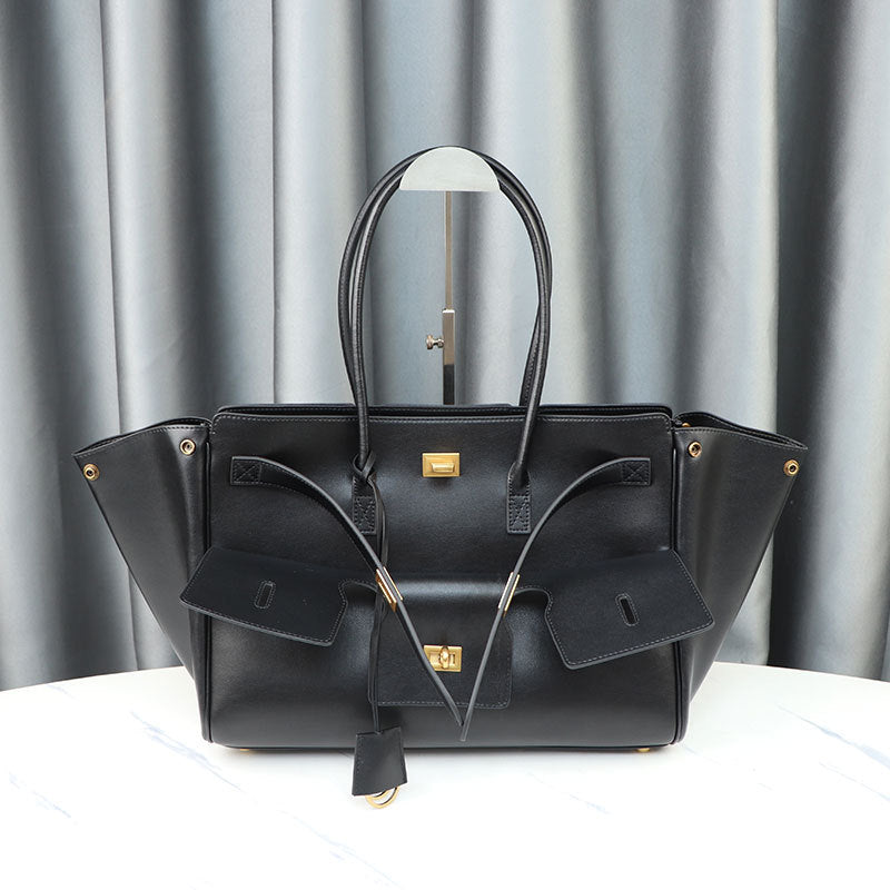 Kelly Large Capacity Unisex Style Wings Shoulder Bags