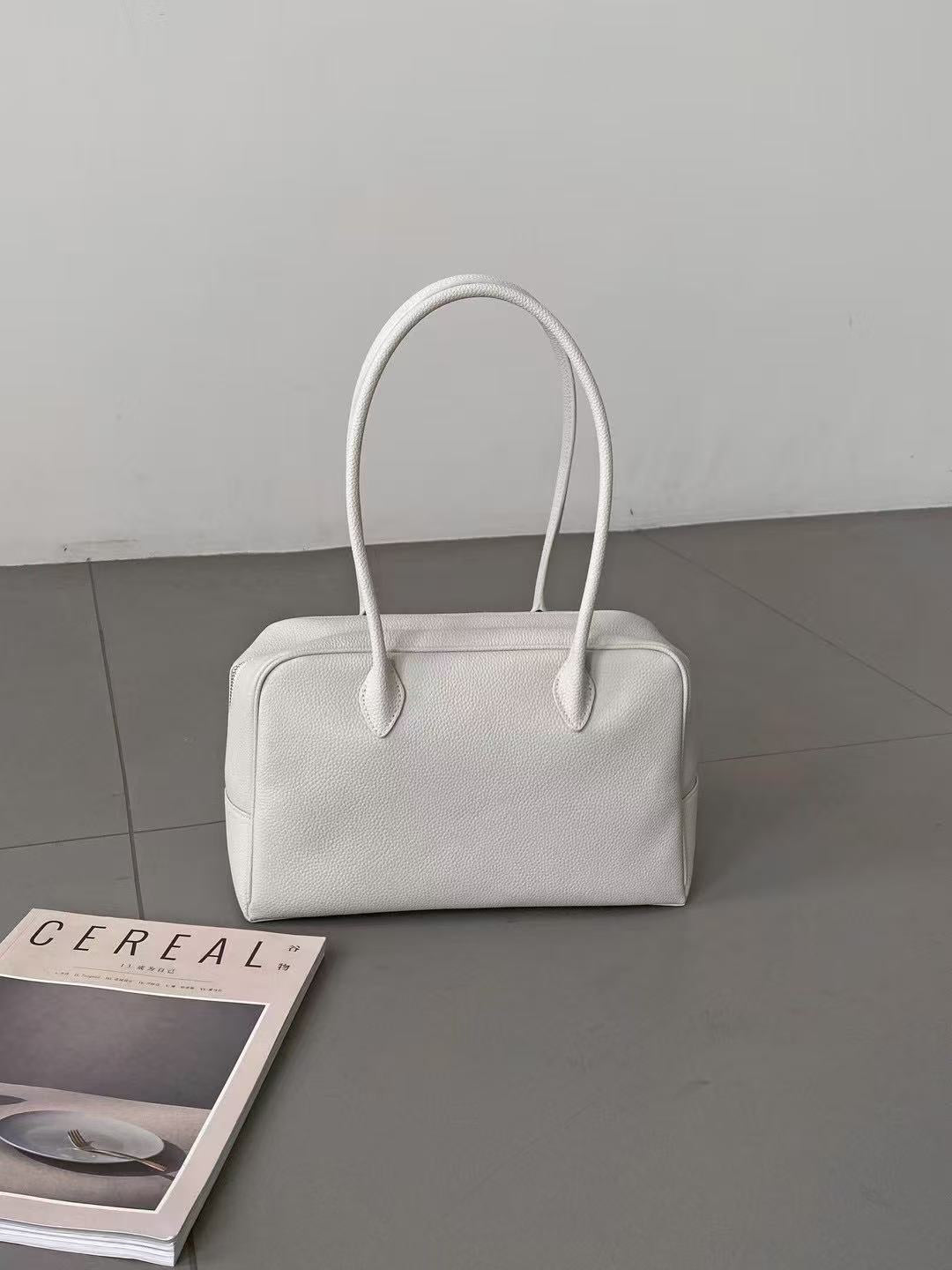 Women's Commuter Foreskin Large Capacity Short Business Shoulder Bags