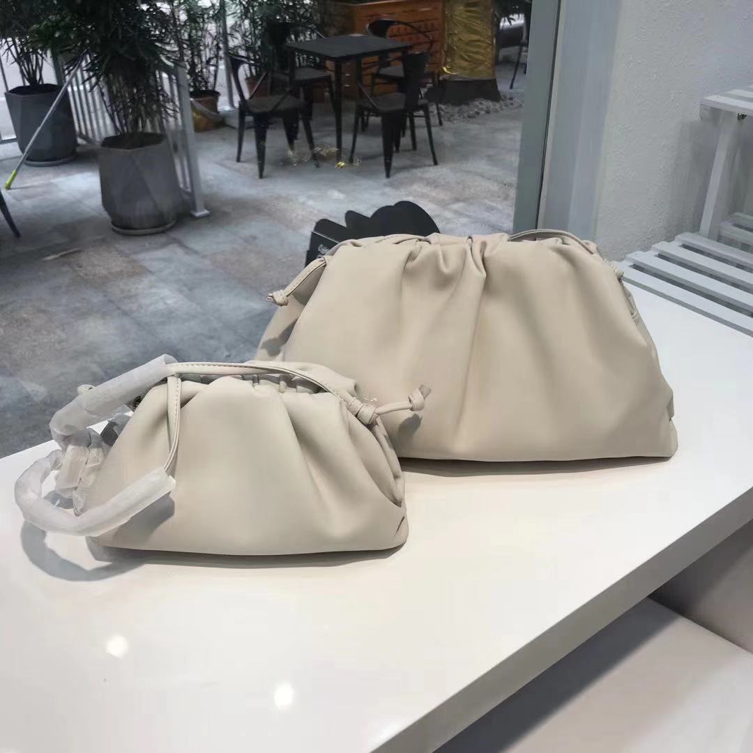 Women's Genuine Leather Solid Color Trendy Dumpling Shoulder Bags