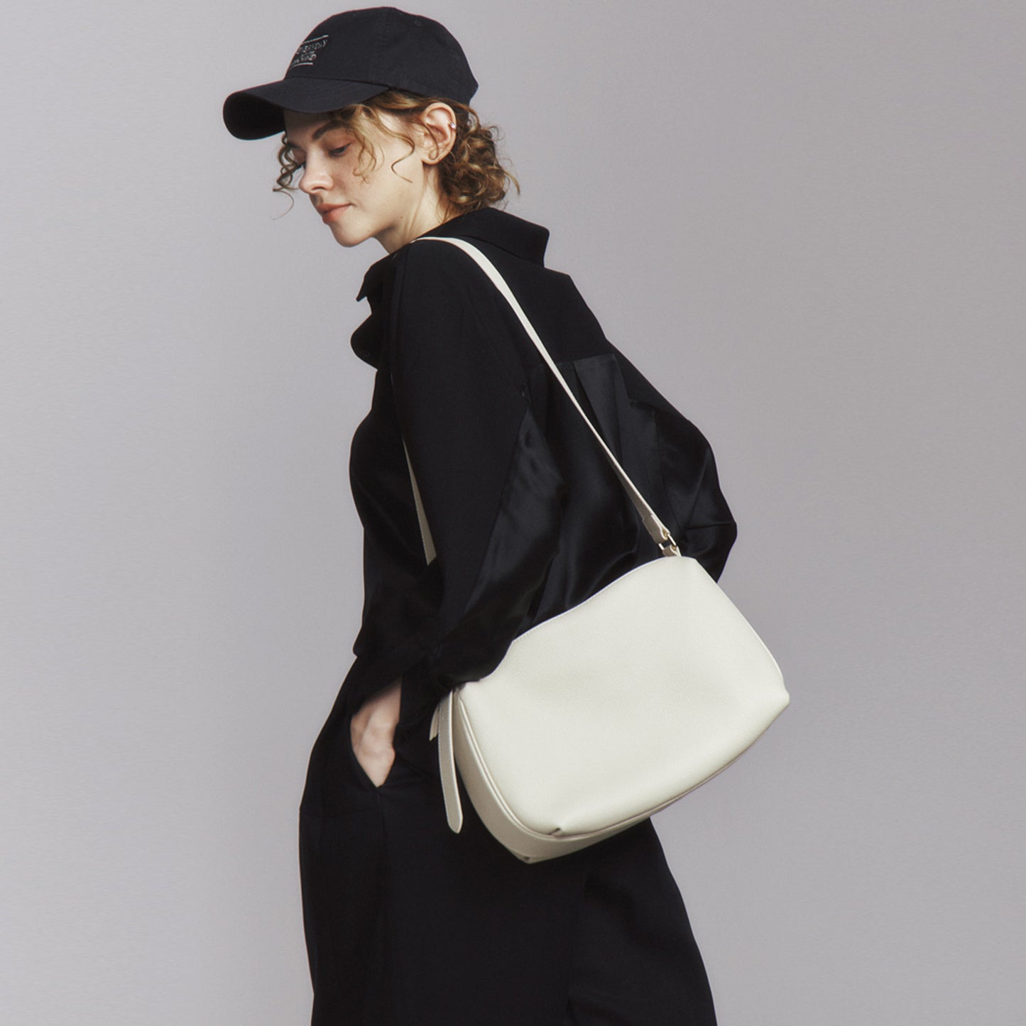 First Layer Cowhide Moon Underarm Minority Simple Shoulder Bags
