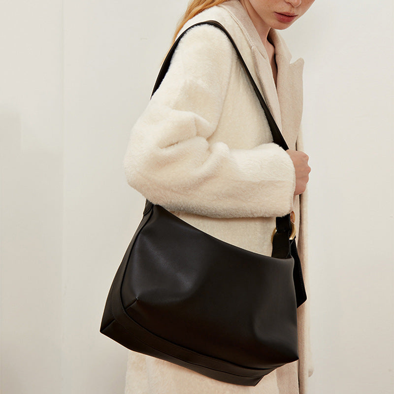 Women's Cowhide Large Capacity Commuter Soft Leather Bags