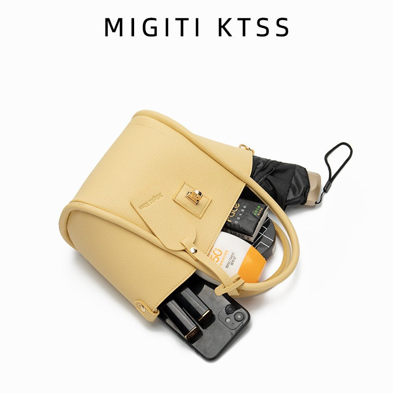 Women's Commuter Trendy Fashion Soft Leather Niche High Shoulder Bags