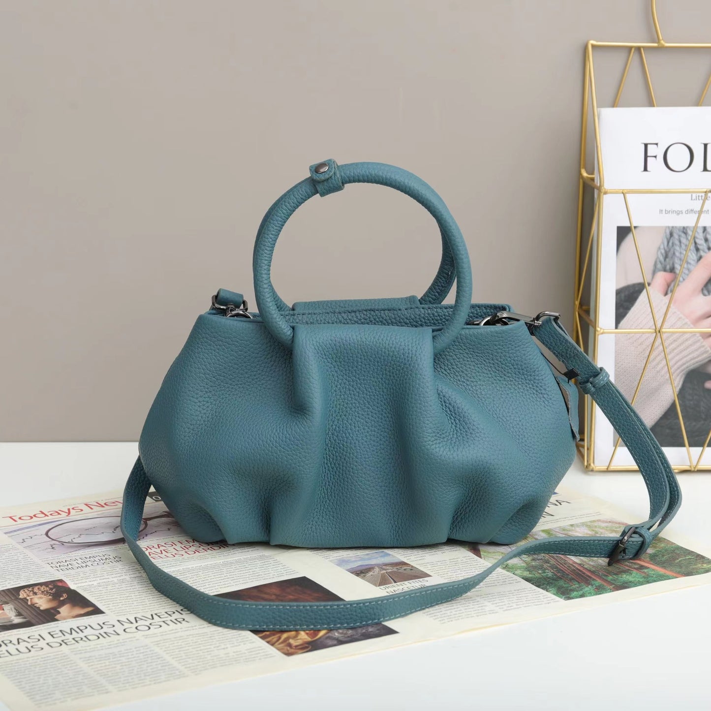 Women's Design High-grade Fashionable Pleated Cloud Western Shoulder Bags