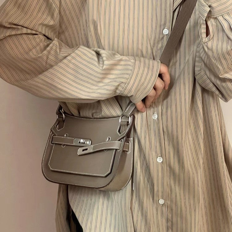 Women's Retro Stylish Saddle High-grade Leather Underarm Shoulder Bags