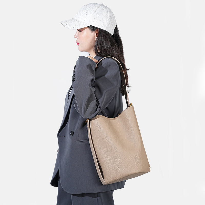 Women's High-grade Design Genuine Leather Western Style Shoulder Bags