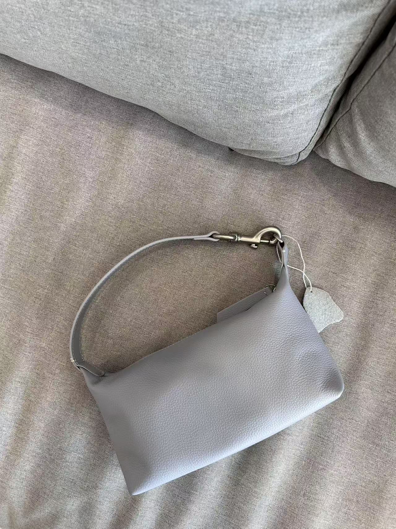 Women's Korean Style Fashion Hand Text Top Layer Handbags