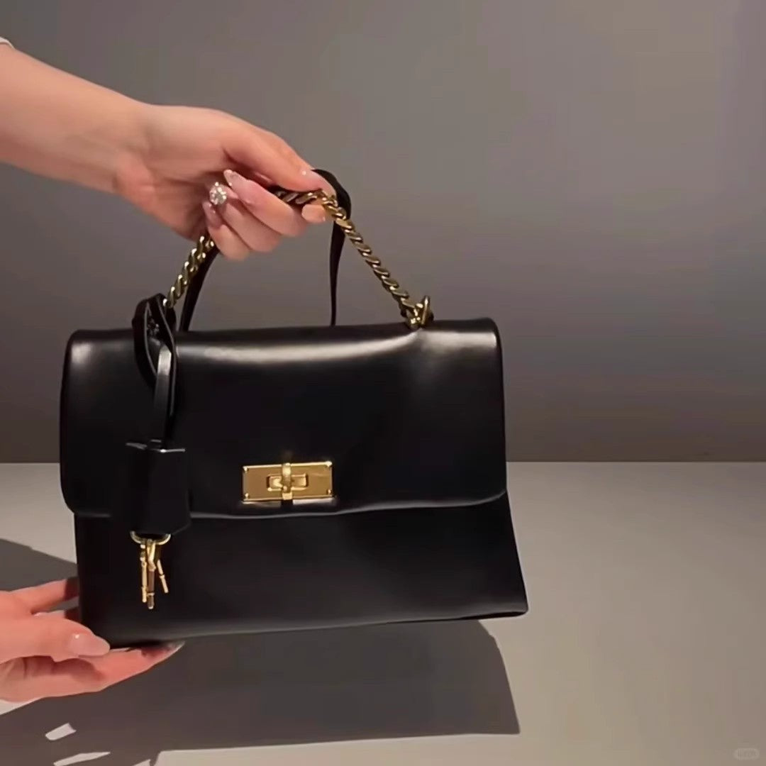 Beautiful Spring Mailman Commuter Platinum Versatile Handbags