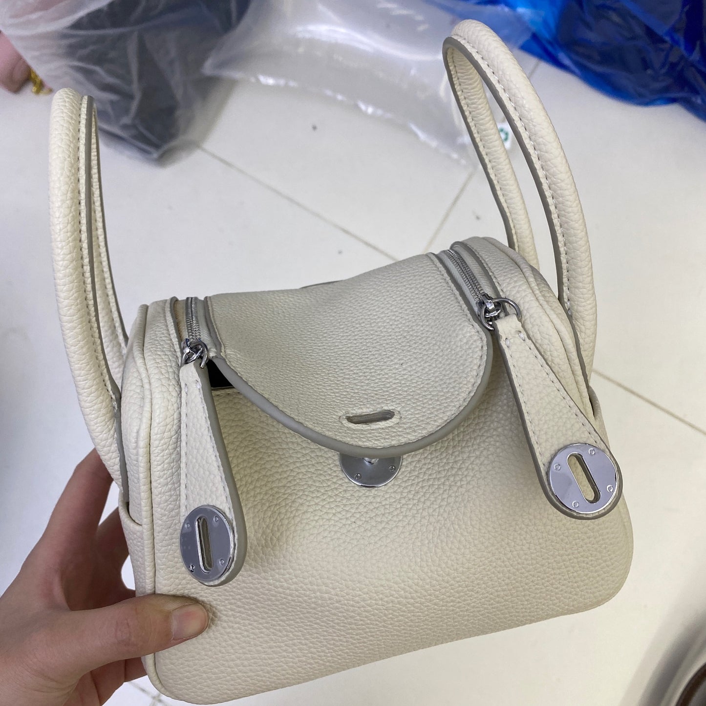 Doctor Lindy Retro Soft Cowhide Lychee Crossbody Bags