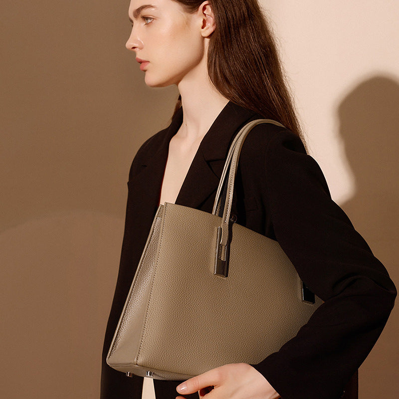 Women's Leather Commuting Large Capacity First Layer Handbags