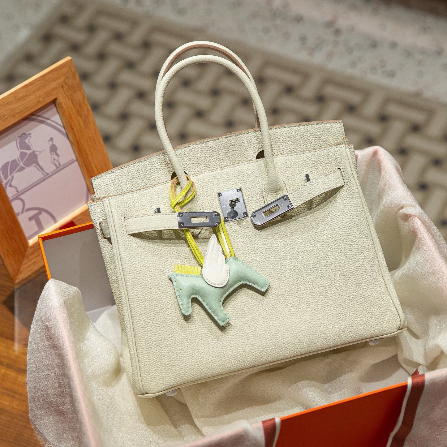 Gao Ding Litchi Pattern First Layer Handbags