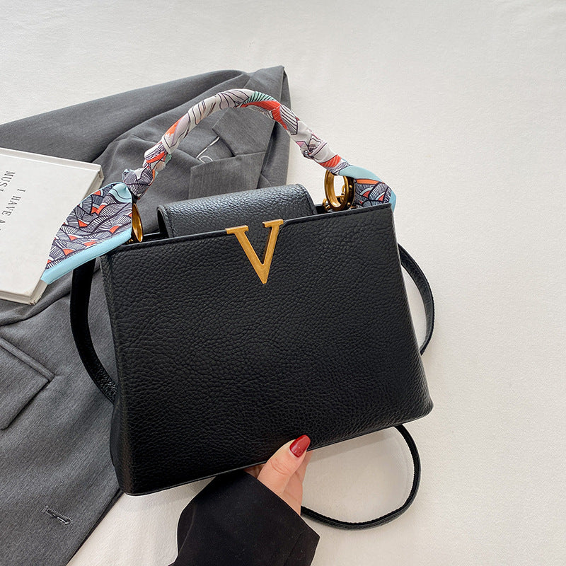 Women's Diana Lychee Pattern V-shaped Golden Edge Shoulder Bags
