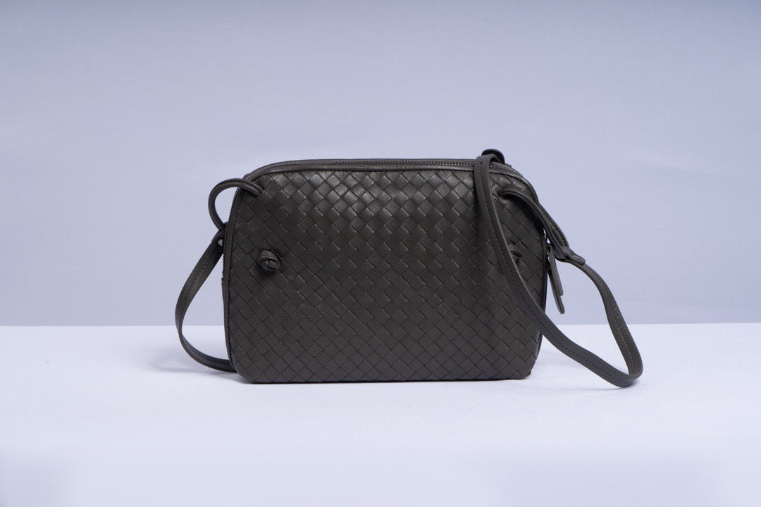 Women's Sheepskin Large Capacity Green Hand-woven Leather Crossbody Bags