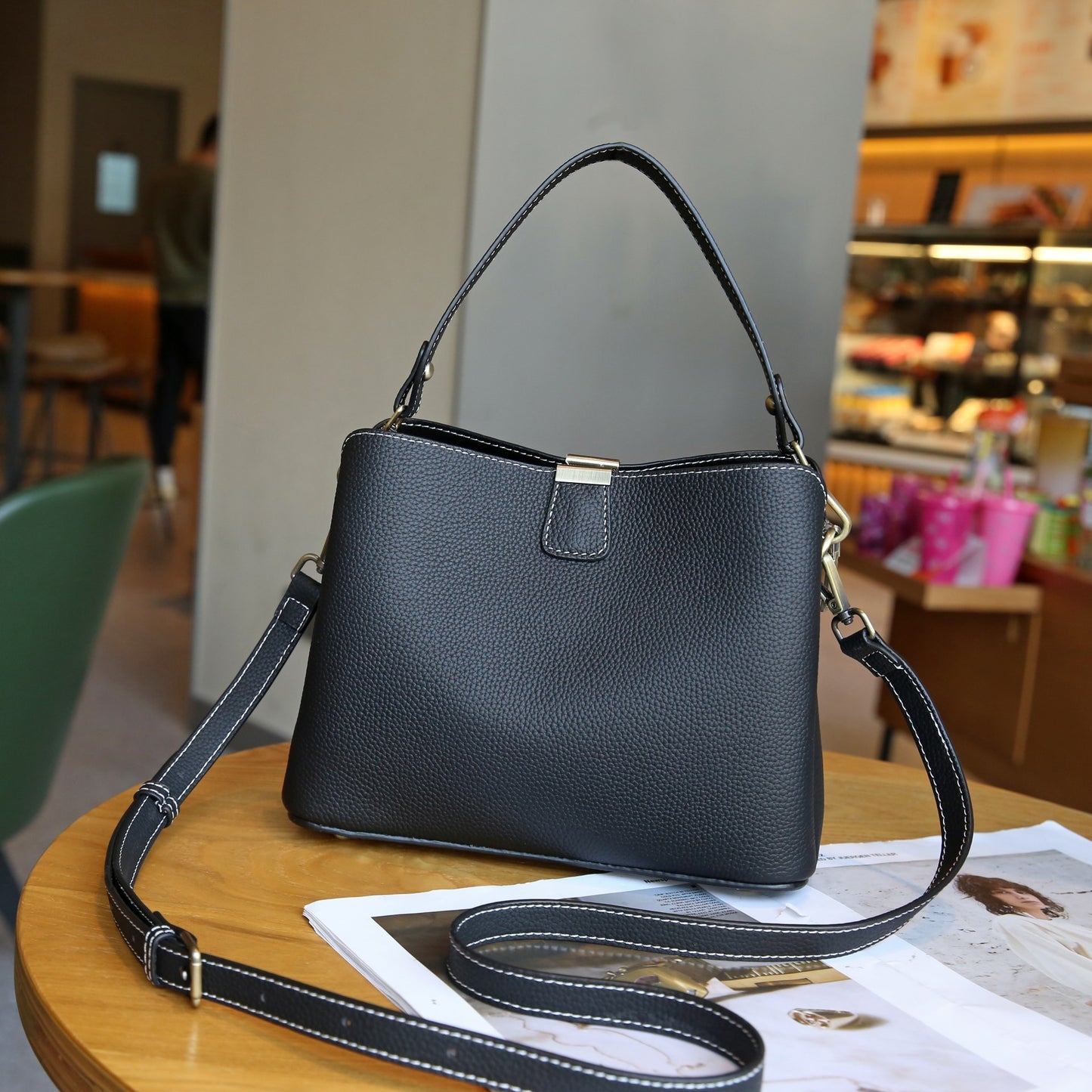Women's First Layer Cowhide Leather Strap Large Shoulder Bags