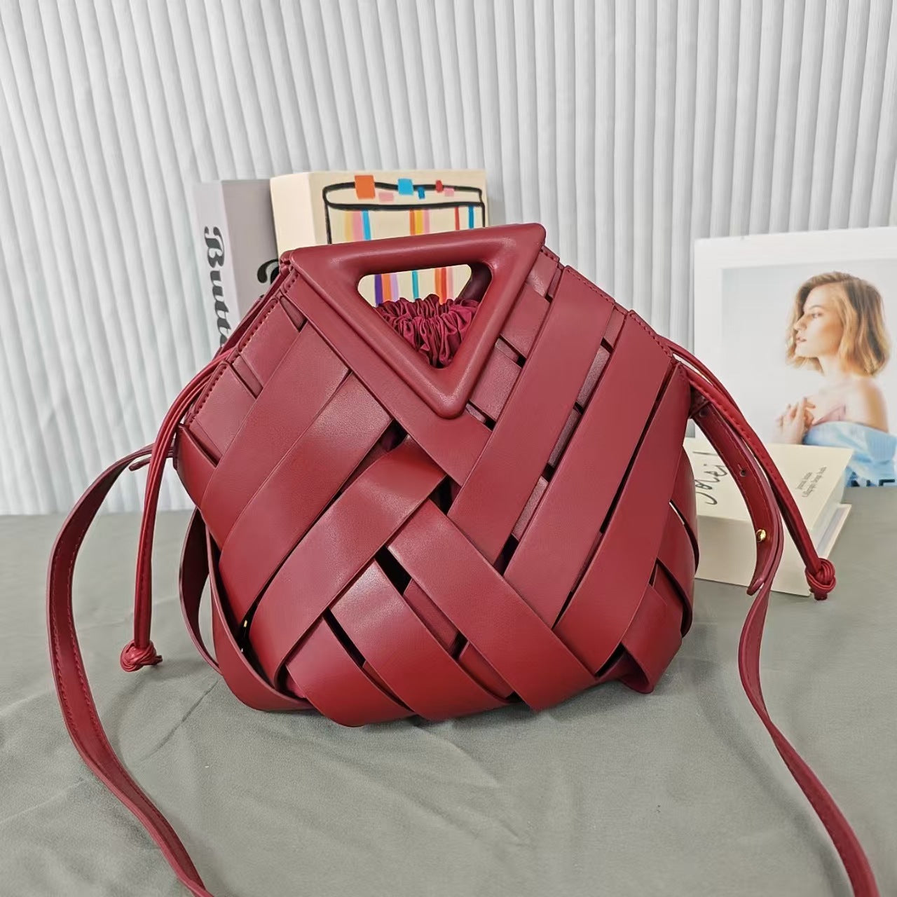 Women's Basket Design Elegant Fashion Inverted Triangle Bags