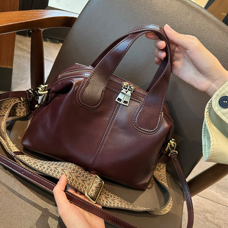 Women's Leather Retro Trendy Vegetable Tanning Shoulder Bags