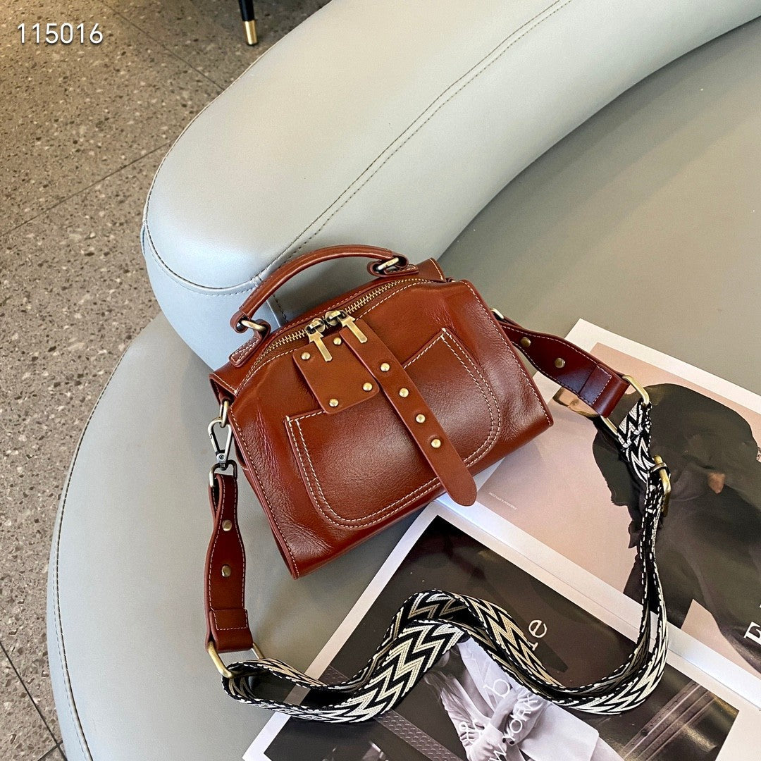 Women's Pillow Trendy Cylinder Rivet Fashion Pouch Shoulder Bags