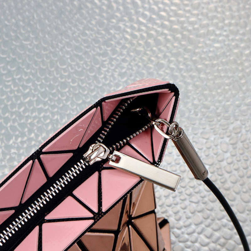 Women's Wire Geometric Rhombus Color Matching Triangle Life Crossbody Bags