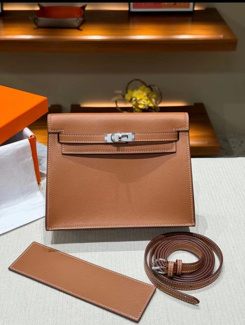 Women's Trendy Kelly Shoulders Genuine Leather Retro Shoulder Bags