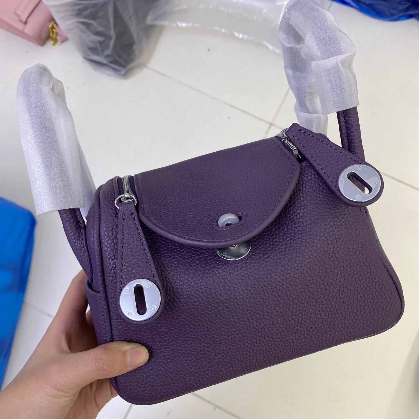 Doctor Lindy Retro Soft Cowhide Lychee Crossbody Bags