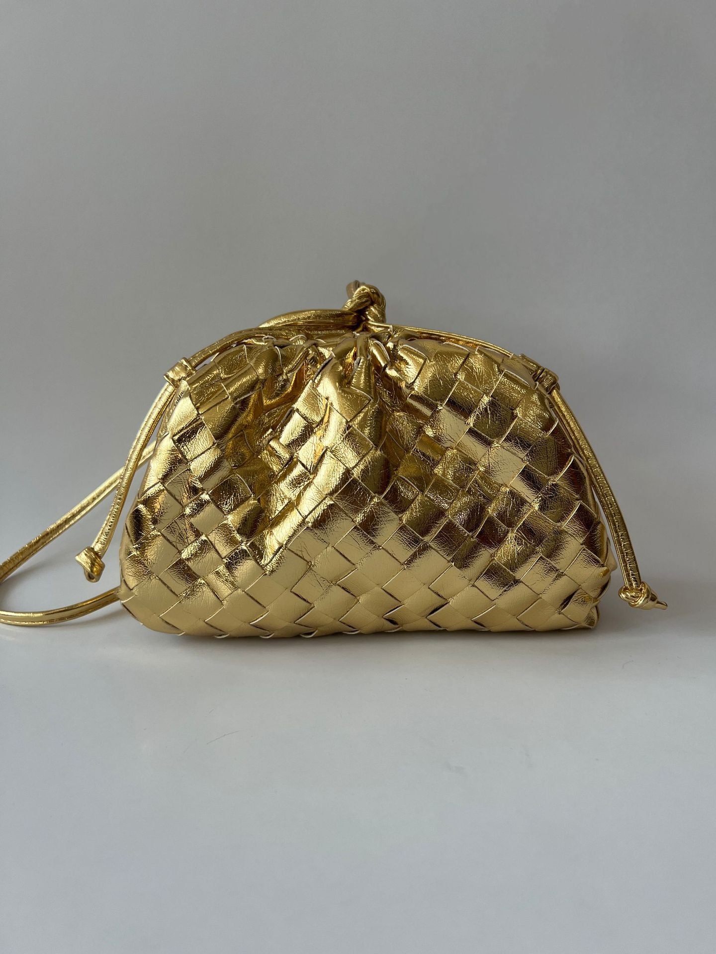 Women's Niche Woven Cloud Hand-held Soft Leather Dumpling Handbags