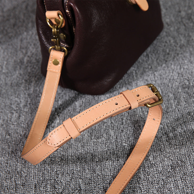 Women's Leather Doctor Shrink Pattern Vegetable Tanning First Layer Crossbody Bags