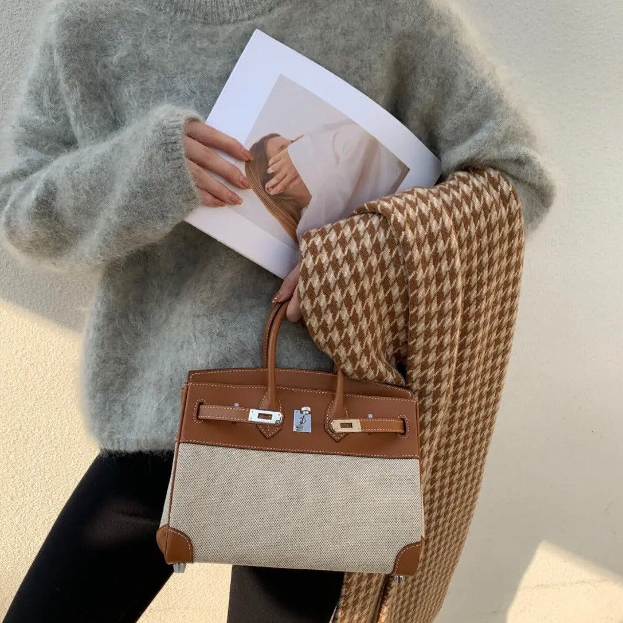 Women's Versatile Contrast Color Canvas With First Handbags