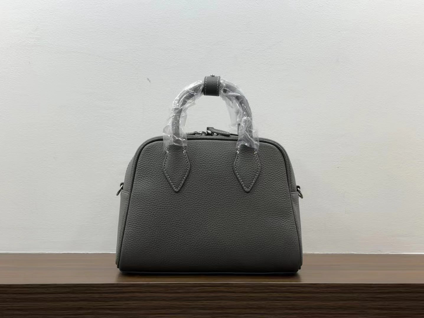 Women's Handmade Lychee Pattern Top Layer Leather Shoulder Bags